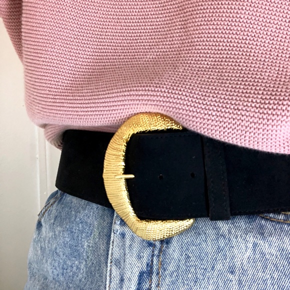 Vintage Accessories - 🥇HP🥇 Vintage Big Gold Buckle Belt